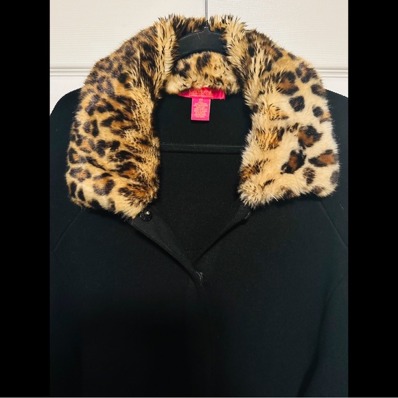 Black Trench Coat with Leopard Print Collar - Picture 2 of 3